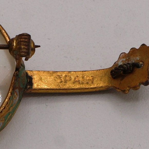 Vintage Spanish Stringed Banjo Pearly Center Green Enamel Brass Tone Brooch - Picture 10 of 13